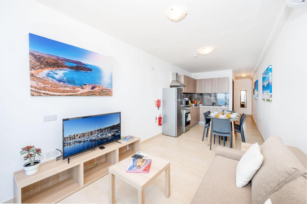 Islet Promenade Seafront Family Apartment With 2 Balconies By Getawaysmalta เซนต์พอลส์เบย์ ภายนอก รูปภาพ