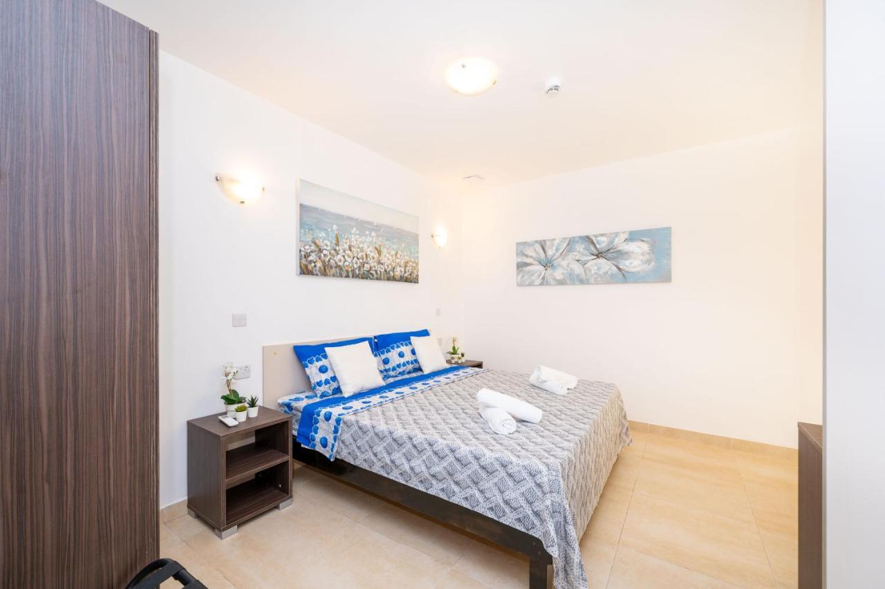Islet Promenade Seafront Family Apartment With 2 Balconies By Getawaysmalta เซนต์พอลส์เบย์ ภายนอก รูปภาพ